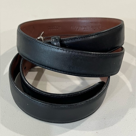 Saks Fifth Avenue 45W Aniline Kipskin Shoulder Made in USA Black Leather Belt - Picture 8 of 11